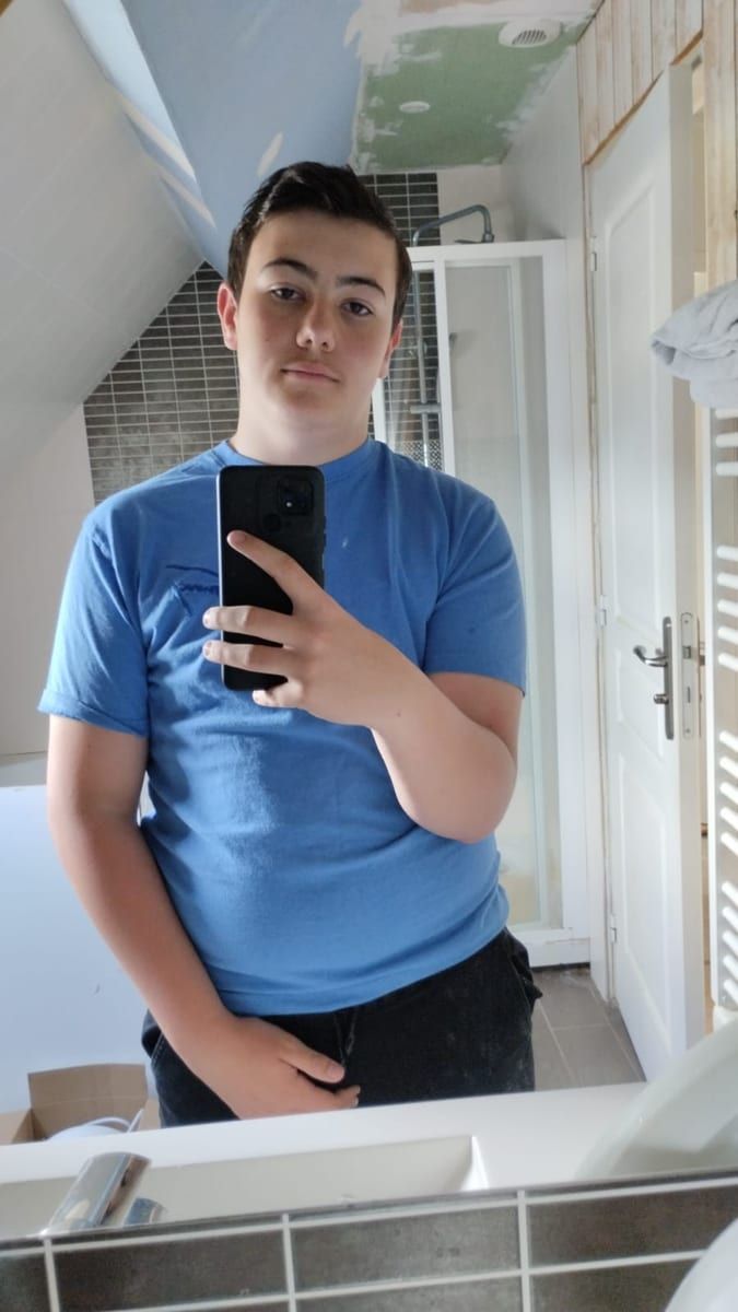 Profil de Sofiene, 26 ans, Annonces gay à St-Sulpice NE (Neuchâtel)