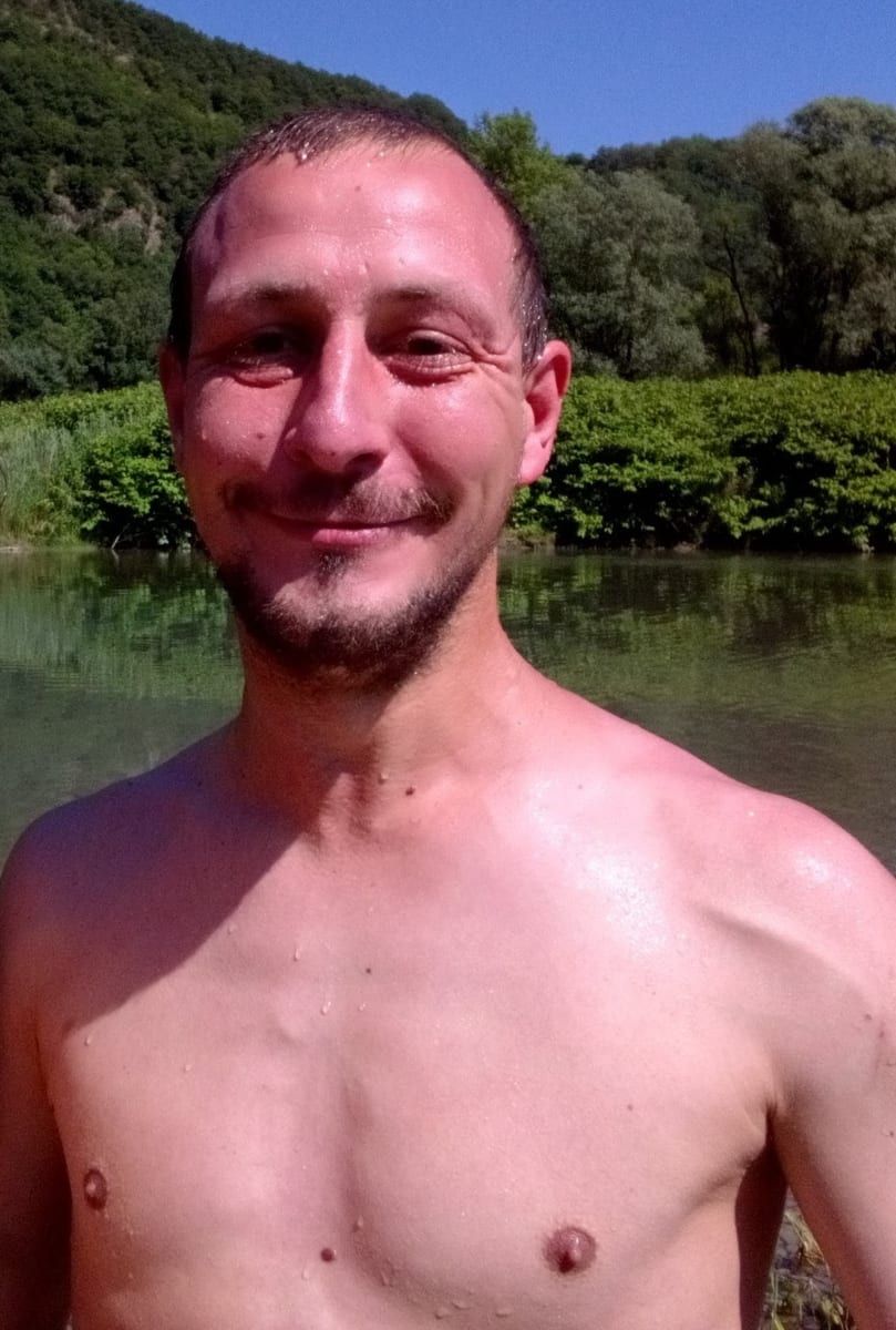 Tegwen - Annonces gay à Areuse Profil de Tegwen, 45 ans, Annonces gay à Areuse (Neuchâtel)