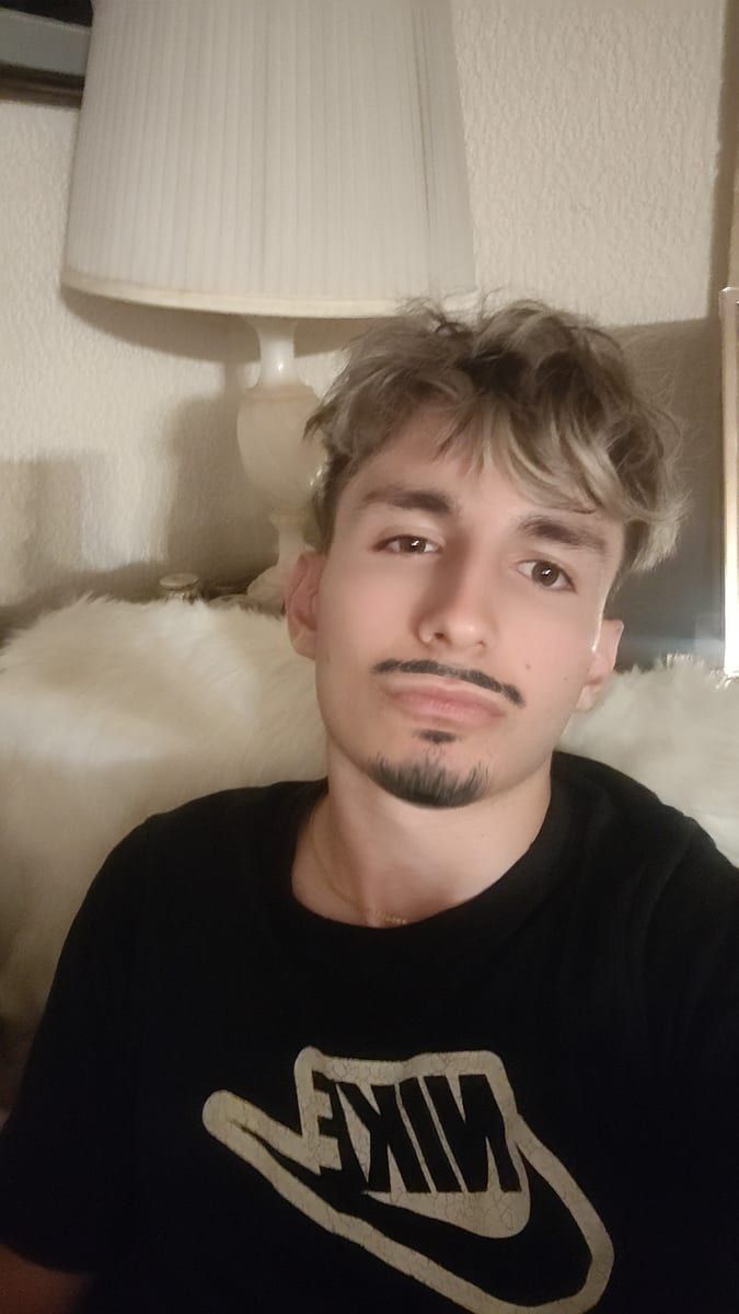 Profil de Ritchie, 38 ans, Annonces gay à Le Crêt-du-Locle (Neuchâtel)