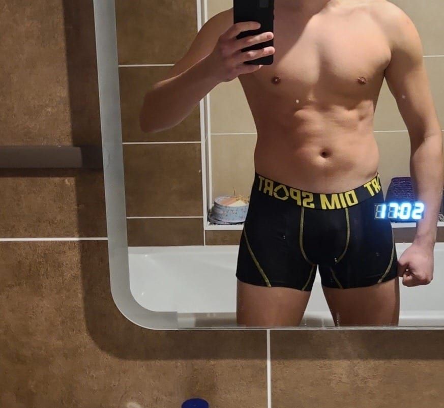 Richelieu - Annonces gay à Colombier NE Profil de Richelieu, 40 ans, Annonces gay à Colombier NE (Neuchâtel)