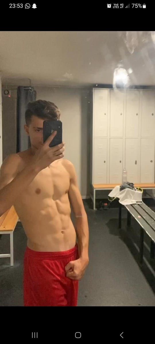 Profil de Admir, 24 ans, Annonces gay à Chaumont (Neuchâtel)