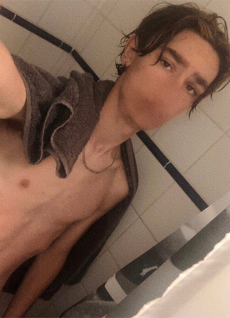 Desiderio - Annonces gay à Colombier NE Profil de Desiderio, 27 ans, Annonces gay à Colombier NE (Neuchâtel)