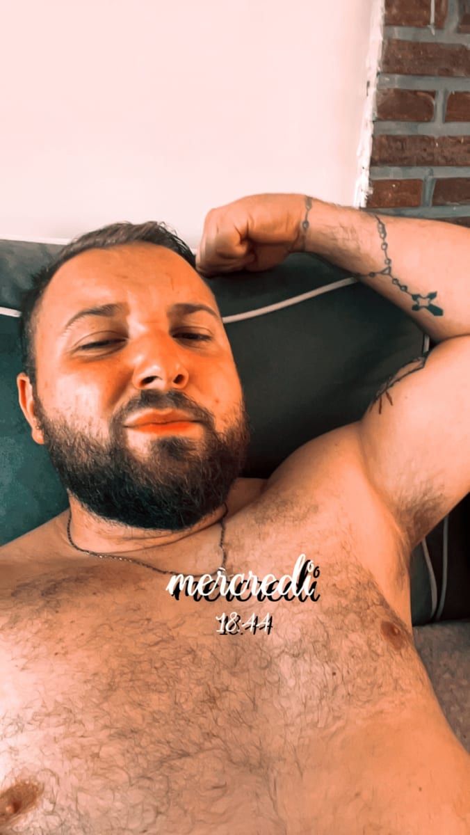 Jalis - Annonces gay à Cornaux NE Profil de Jalis, 25 ans, Annonces gay à Cornaux NE (Neuchâtel)