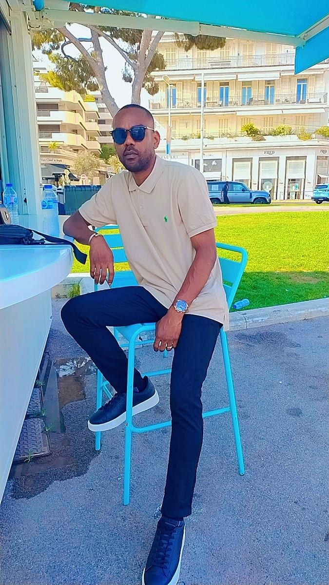 Profil de Vynce, 27 ans, Annonces gay à Le Crêt-du-Locle (Neuchâtel)