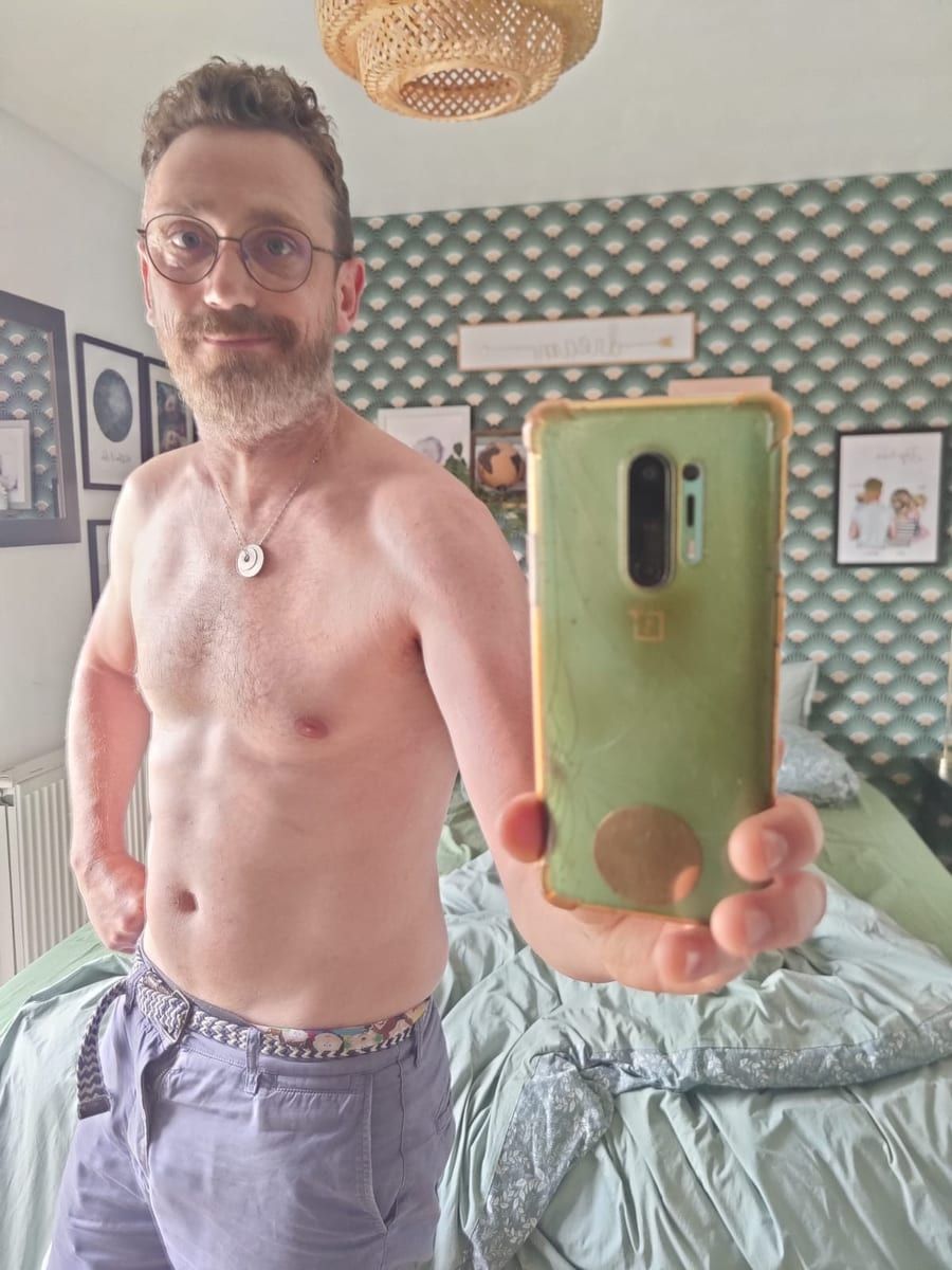 Profil de Santiago, 30 ans, Annonces gay à Chambrelien (Neuchâtel)