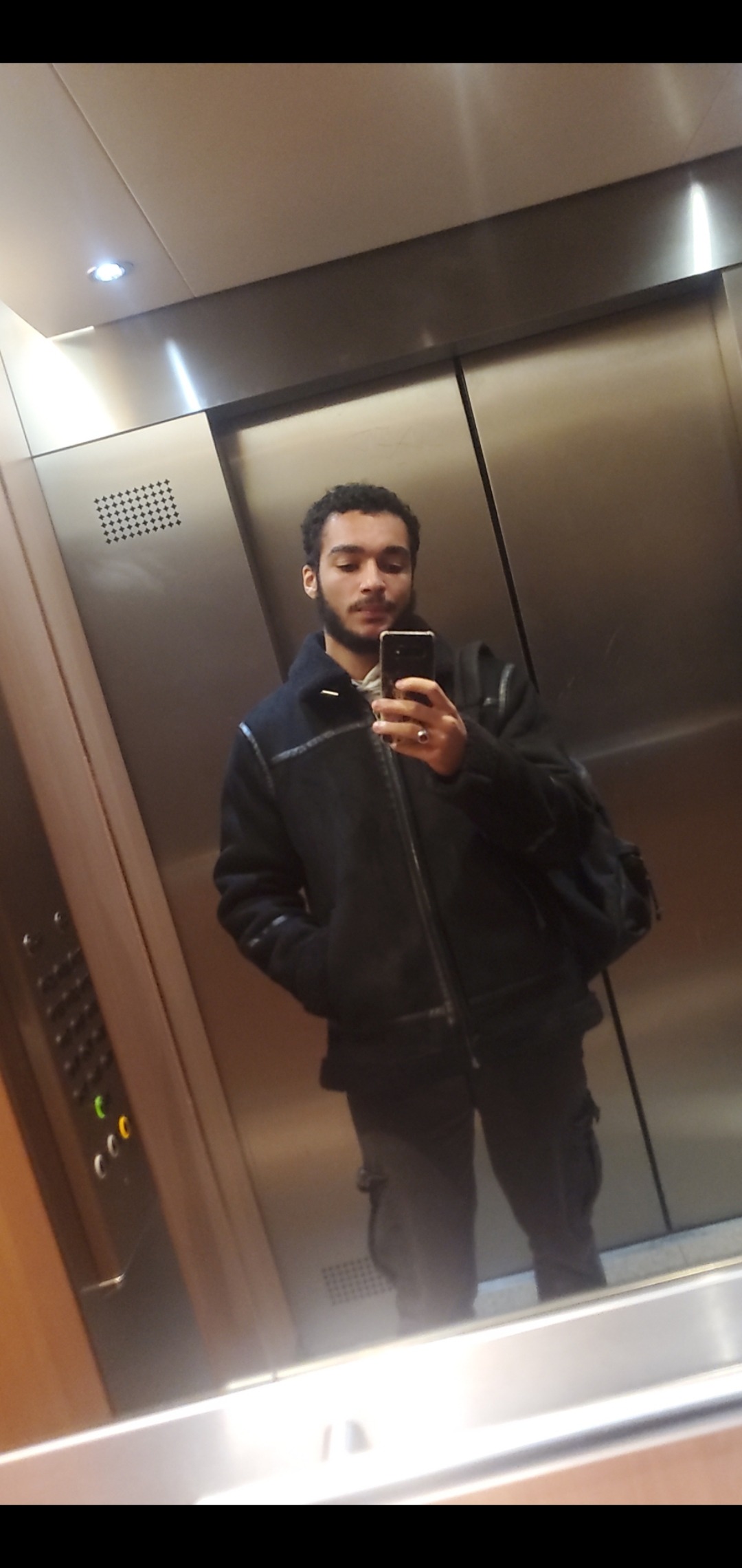 Volcy - Annonces gay à Gampelen Profil de Volcy, 23 ans, Annonces gay à Gampelen (Neuchâtel)