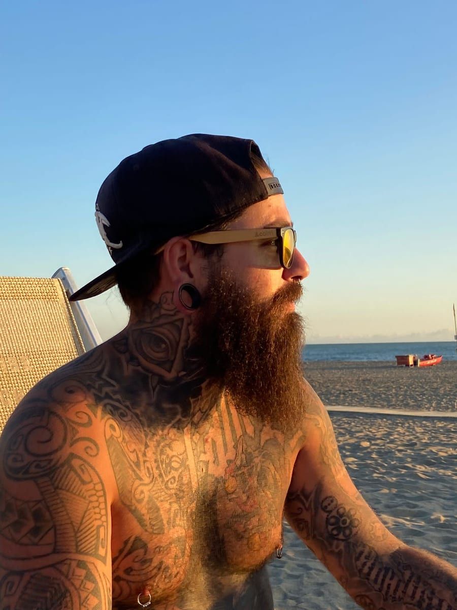 Aleksy - Annonces gay à Les Verrières Profil de Aleksy, 31 ans, Annonces gay à Les Verrières (Neuchâtel)