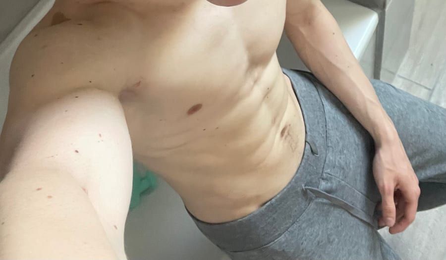 Micheal - Annonces gay à Cornaux NE Profil de Micheal, 28 ans, Annonces gay à Cornaux NE (Neuchâtel)
