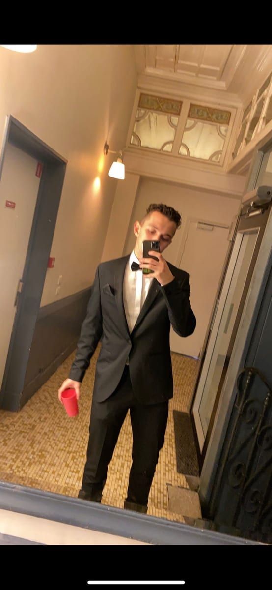 Kazimir - Annonces gay à Le Locle Profil de Kazimir, 22 ans, Annonces gay à Le Locle (Neuchâtel)