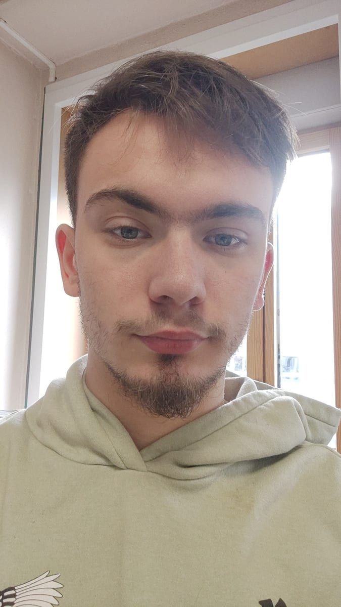 Lennon - Annonces gay à Brot-Dessous Profil de Lennon, 22 ans, Annonces gay à Brot-Dessous (Neuchâtel)
