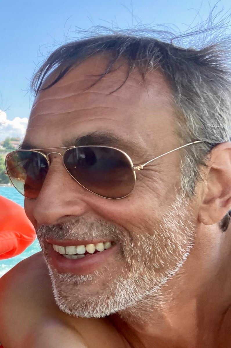 Ardian - Annonces gay à St-Aubin-Sauges Profil de Ardian, 31 ans, Annonces gay à St-Aubin-Sauges (Neuchâtel)