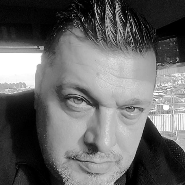 Profil de Ilyam, 41 ans, Annonces gay à Fretereules (Neuchâtel)