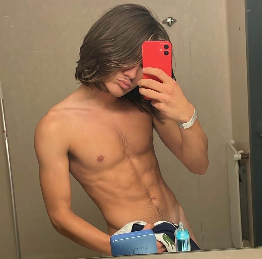 Profil de Howel, 24 ans, Annonces gay à Les Ponts-de-Martel (Neuchâtel)