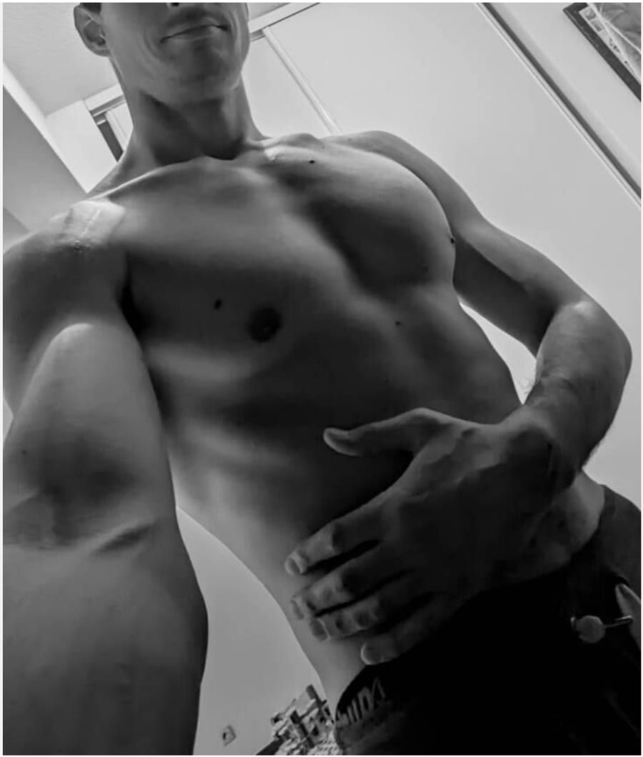 Badreddine - Annonces gay à St-Aubin-Sauges Profil de Badreddine, 32 ans, Annonces gay à St-Aubin-Sauges (Neuchâtel)
