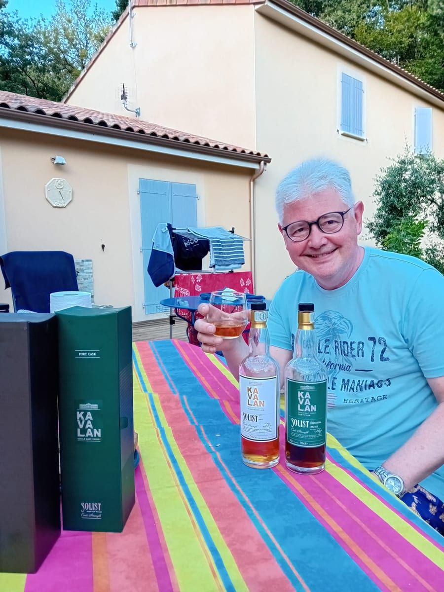 Elouen - Annonces gay à Colombier NE Profil de Elouen, 39 ans, Annonces gay à Colombier NE (Neuchâtel)