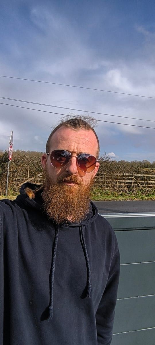 Safouane - Annonces gay à St-Aubin-Sauges Profil de Safouane, 34 ans, Annonces gay à St-Aubin-Sauges (Neuchâtel)