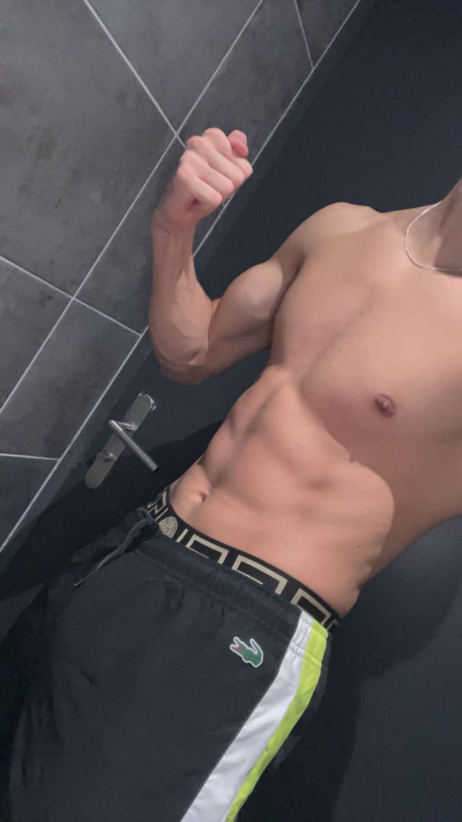 Profil de Yaacov, 44 ans, Annonces gay à Le Landeron (Neuchâtel)