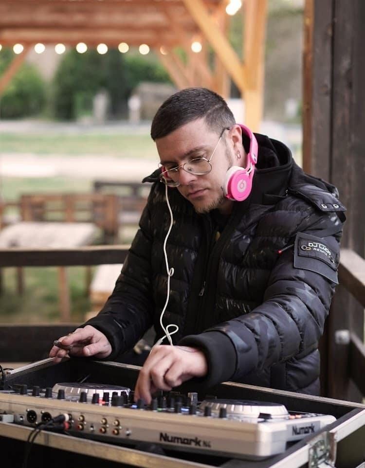 Profil de Mattéo, 27 ans, Annonces gay à Le Crêt-du-Locle (Neuchâtel)