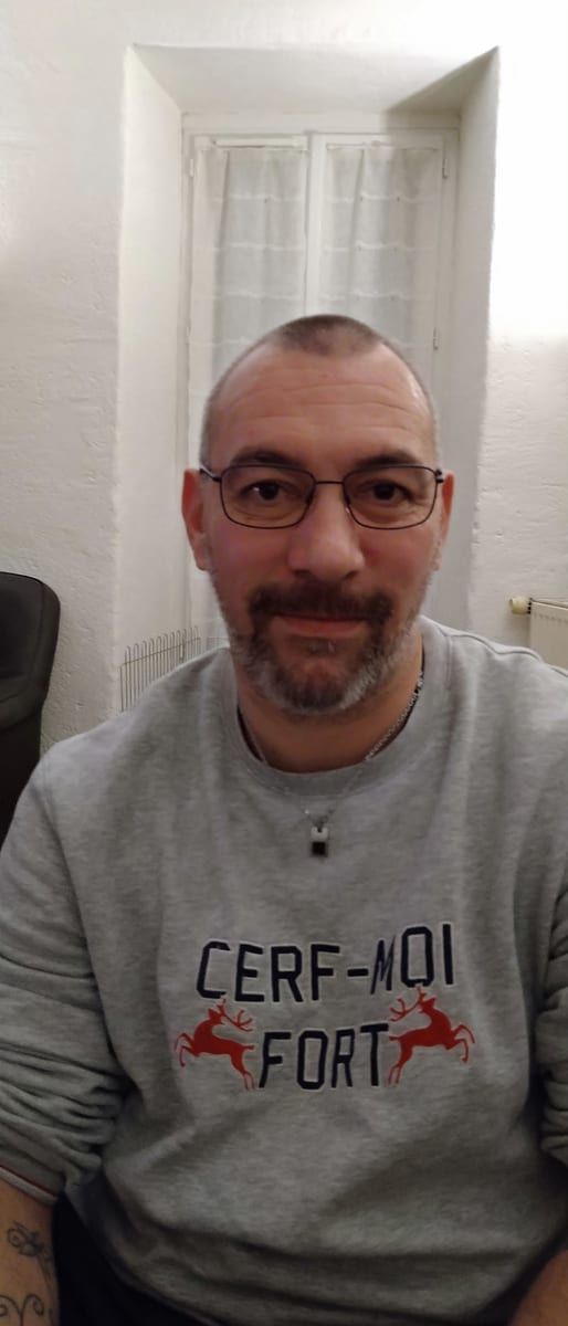 Ennemond - Annonces gay à Colombier NE Profil de Ennemond, 42 ans, Annonces gay à Colombier NE (Neuchâtel)