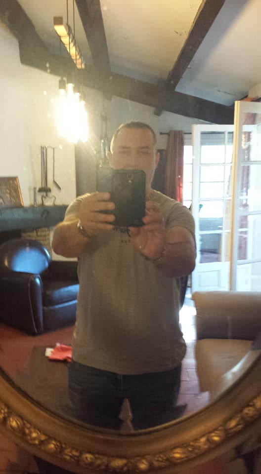 Smail - Annonces gay à Les Vieux-Prés Profil de Smail, 27 ans, Annonces gay à Les Vieux-Prés (Neuchâtel)