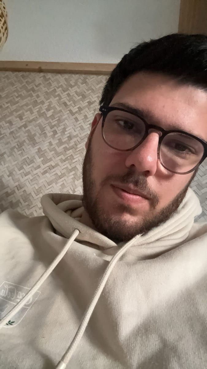 Profil de Ezzio, 42 ans, Annonces gay à Le Prévoux (Neuchâtel)