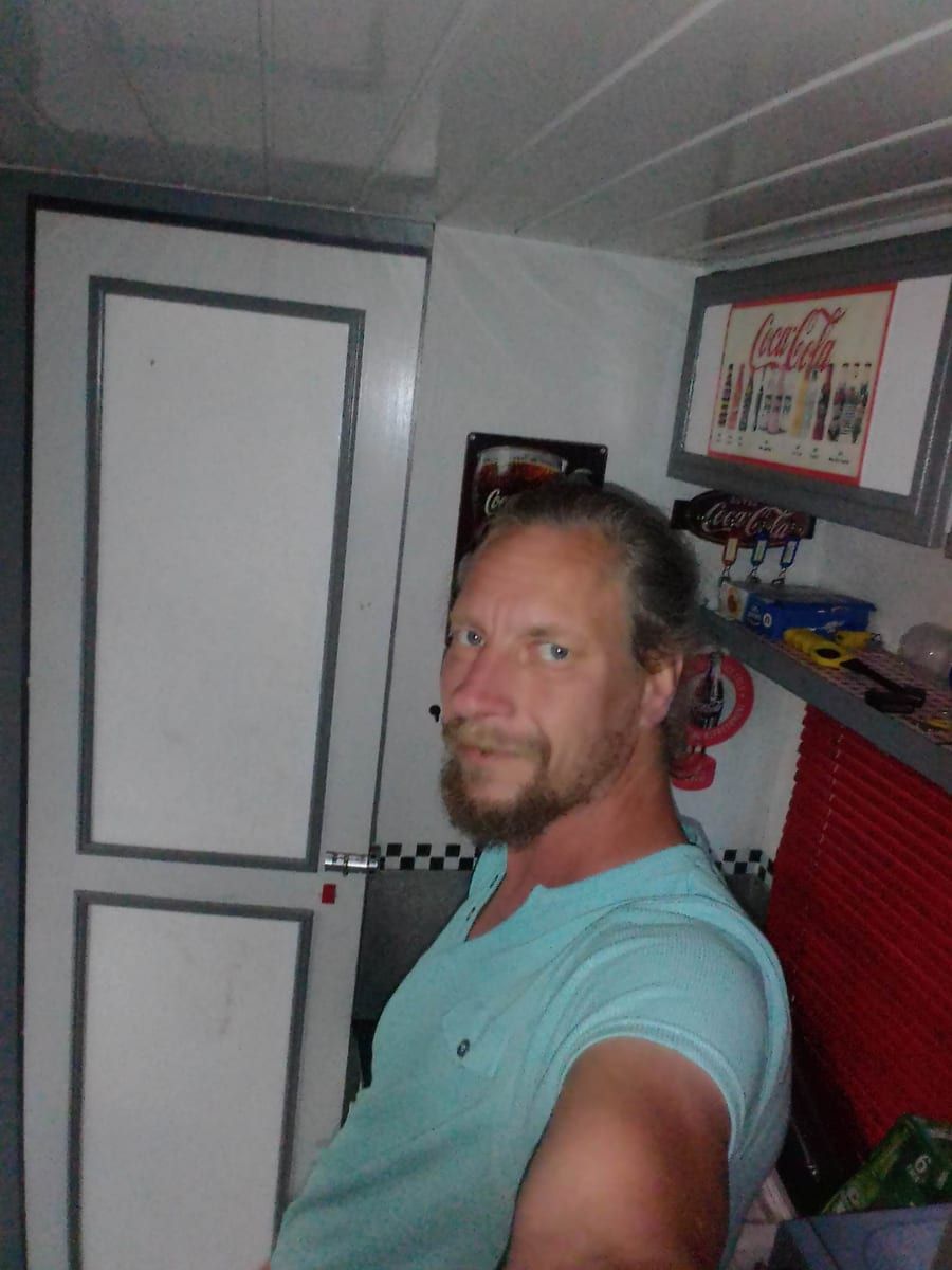 Profil de Flaurent, 24 ans, Annonces gay à Cernier (Neuchâtel)