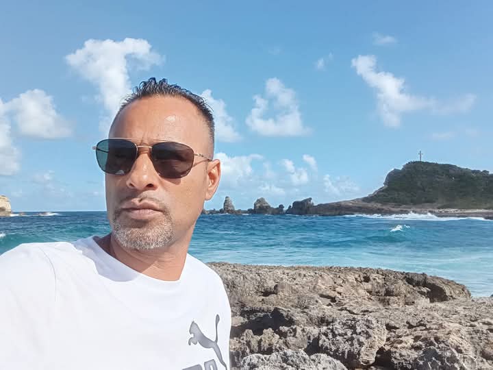 Profil de Moaad, 26 ans, Annonces gay à Les Ponts-de-Martel (Neuchâtel)