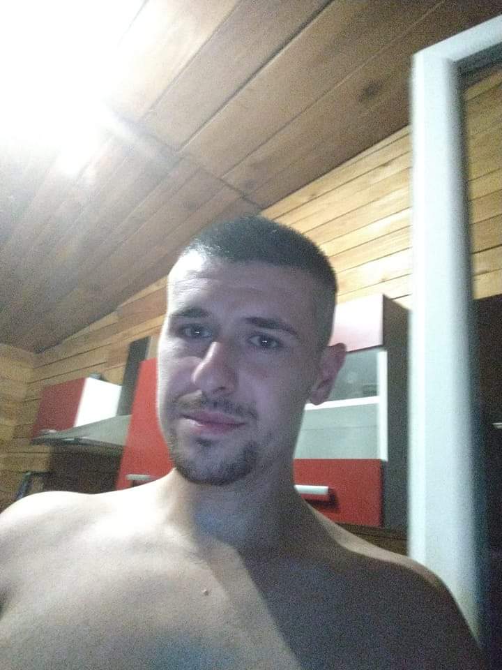 Profil de Alexy, 30 ans, Annonces gay à Fretereules (Neuchâtel)