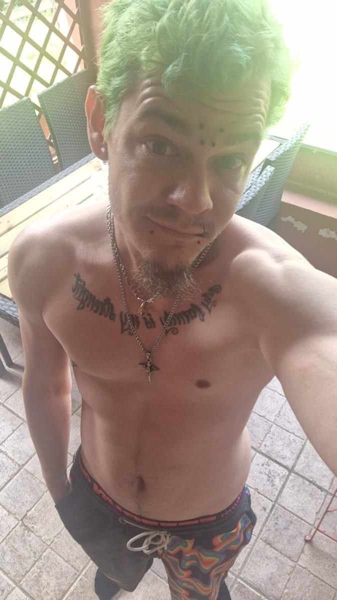 Profil de Ide, 31 ans, Annonces gay à Chambrelien (Neuchâtel)