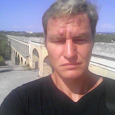 Profil de Enis, 25 ans, Annonces gay à Fretereules (Neuchâtel)
