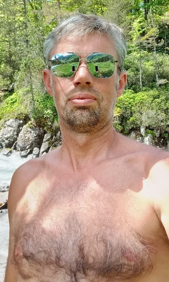 Profil de Vivian, 45 ans, Annonces gay à Chambrelien (Neuchâtel)