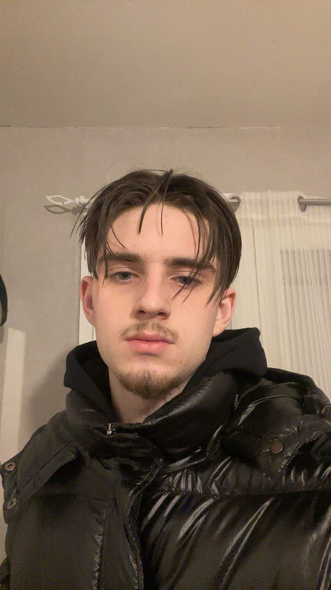 Fahd - Annonces gay à Fontainemelon Profil de Fahd, 31 ans, Annonces gay à Fontainemelon (Neuchâtel)