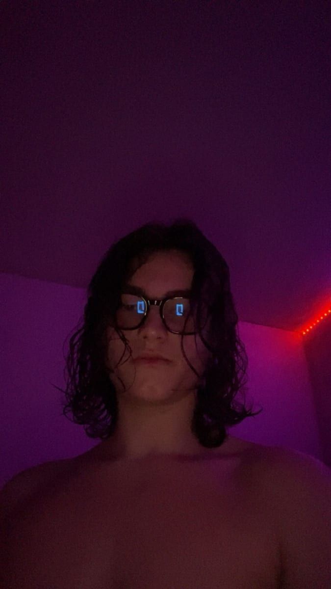 Sok - Annonces gay à Noiraigue Profil de Sok, 28 ans, Annonces gay à Noiraigue (Neuchâtel)