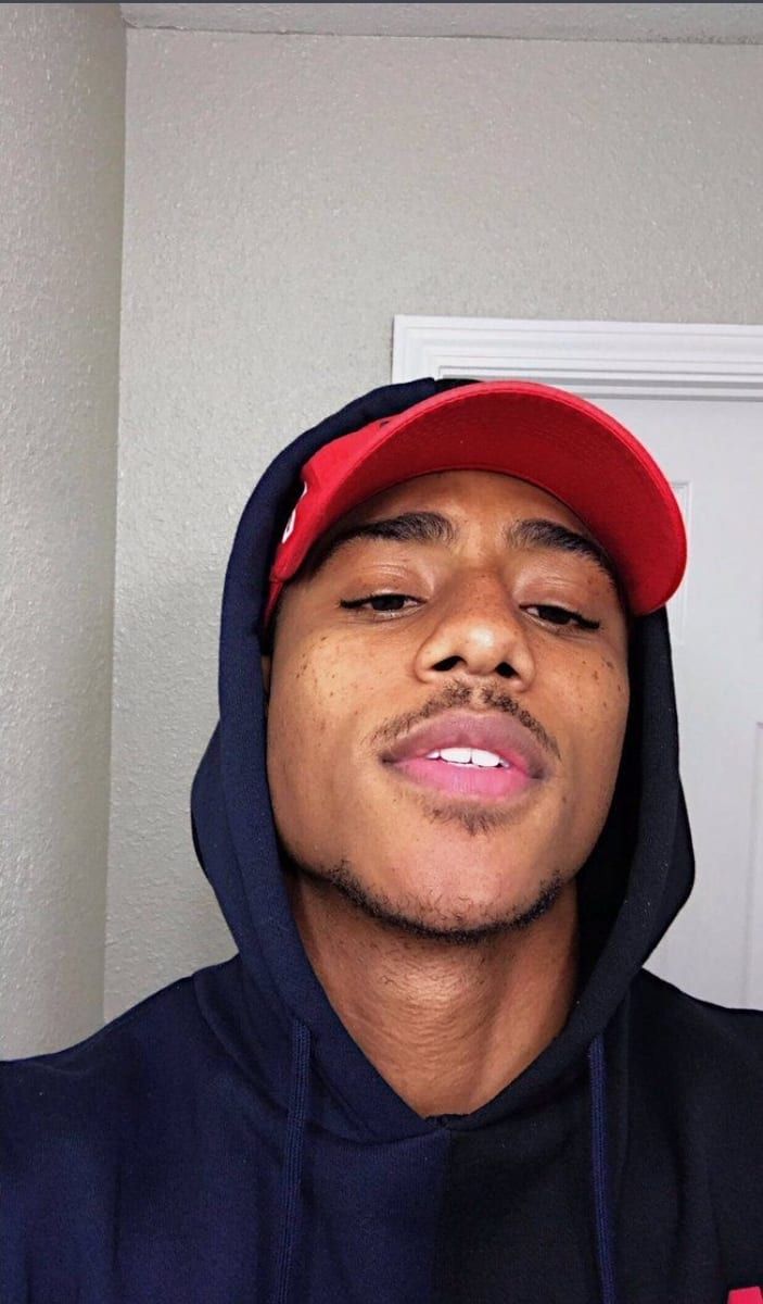 Profil de Jacques-emmanuel, 25 ans, Annonces gay à Le Pâquier NE (Neuchâtel)